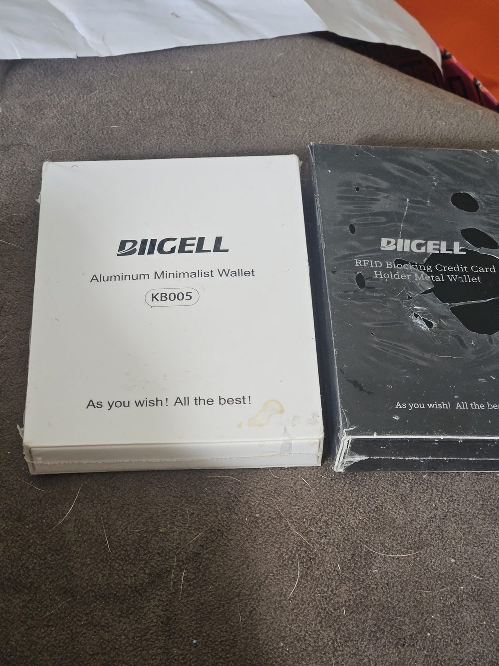 Magnetic Wallet - Picture 2 of 2